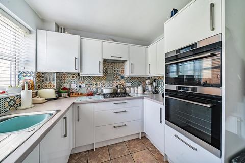16 Station Close, Henlow, SG16 6FL