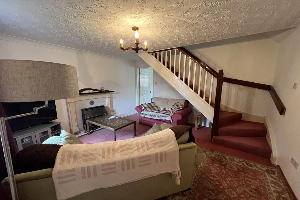 Briardene, Llanfoist, Abergavenny, NP7 2 bed semidetached house for