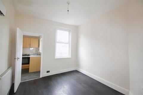 6 Marsh Street, Wombwell, Barnsley, S73 0AG