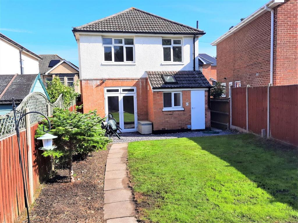 Stourvale Road, Southbourne, Bournemouth 3 bed detached house £1,750