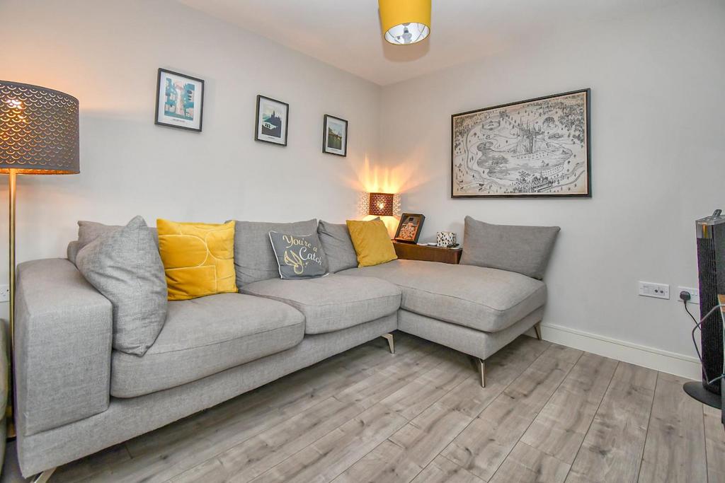 Waterside View, Apperley Bridge 2 bed apartment £169,950