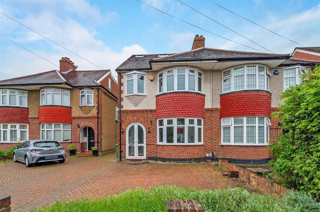 Meadowview Road, Epsom 4 bed semidetached house for sale £750,000