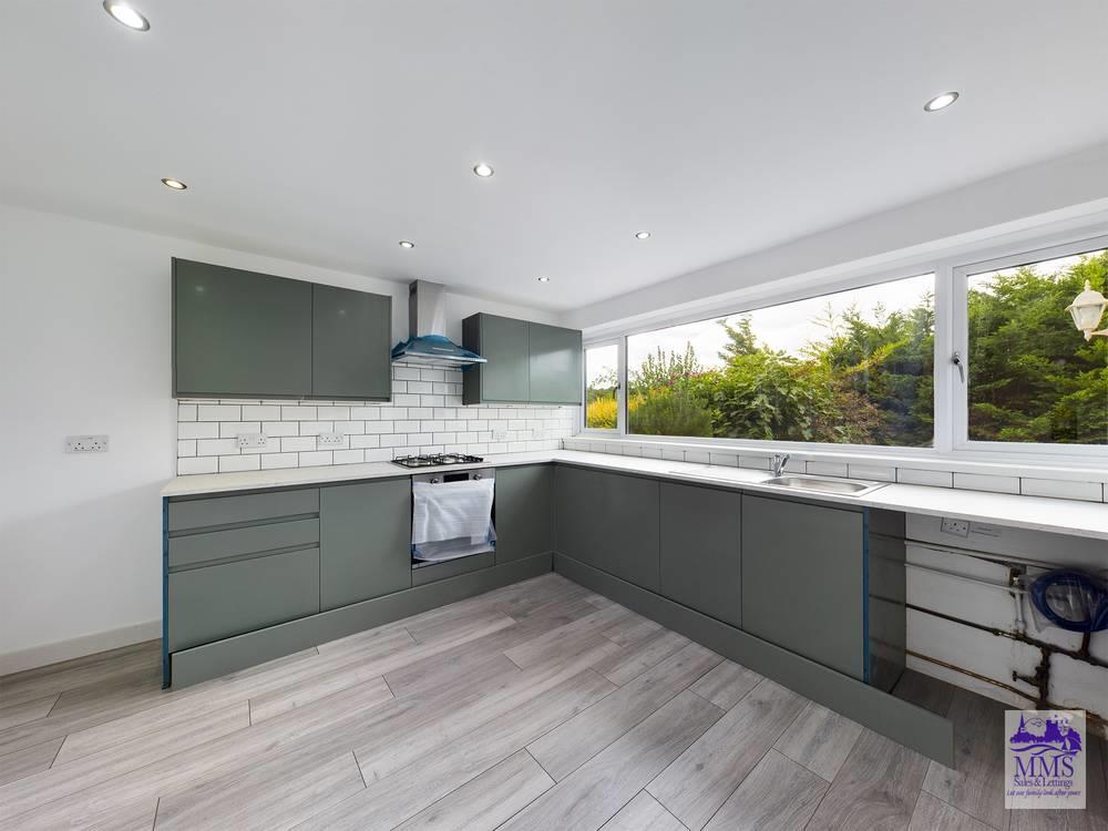 Charles Drive, Cuxton, Rochester 3 bed terraced house for sale £290,000