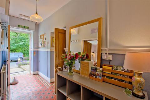 Guest house for sale, Swallows Nest B&B, Clapham