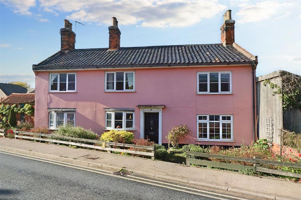 High Street, Wrentham, Beccles 5 bed detached house for sale £400,000
