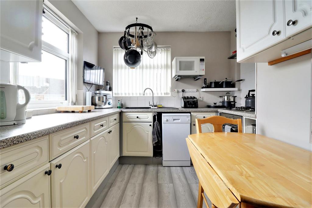 Cherry Court, Gilberdyke 3 bed semidetached bungalow for sale £195,000