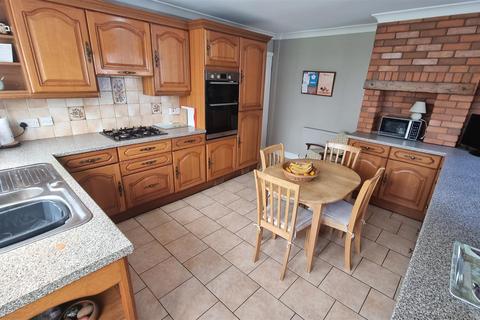 27 Lowbrook Lane, Tidbury Green, Solihull, B90 1QR