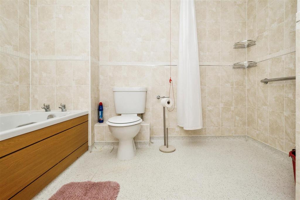 Bathroom (wet room)