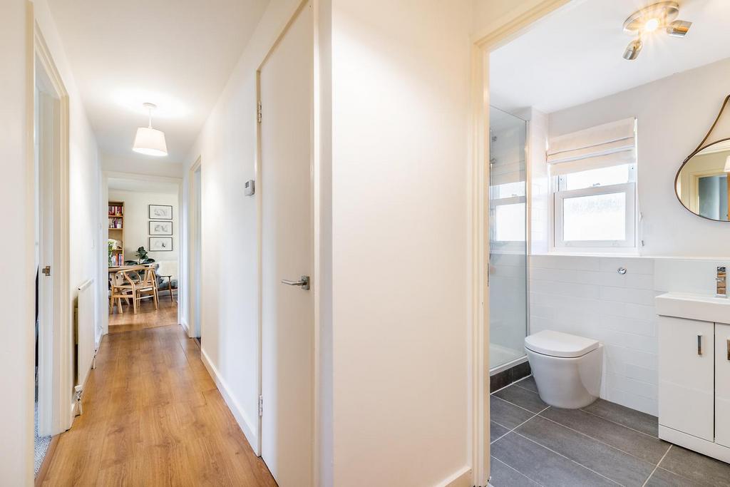 Bernards Close SE27-11.JPG