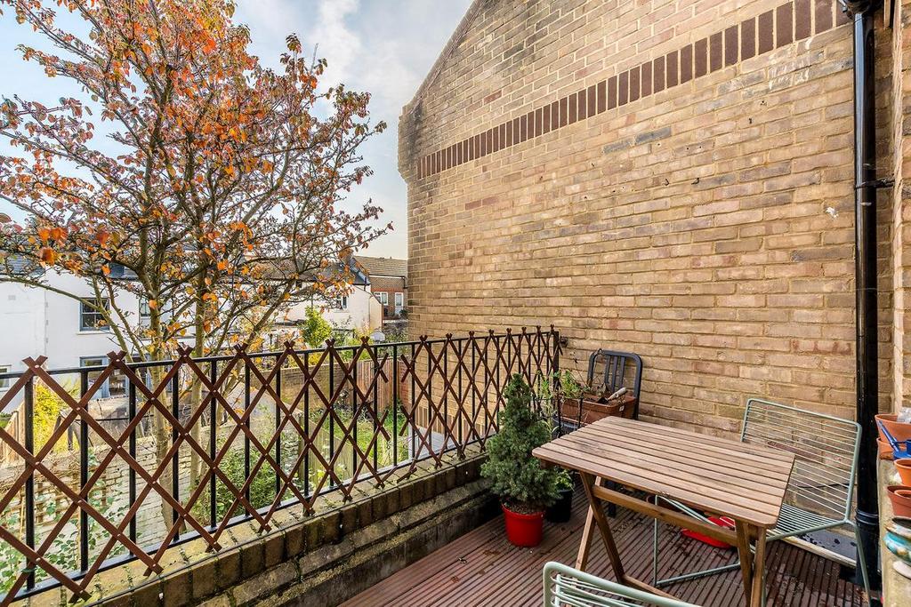 Bernards Close SE27-2.JPG