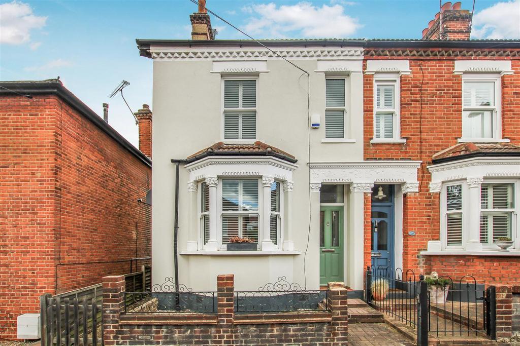 Chase Road, Brentwood 2 bed end of terrace house for sale £475,000