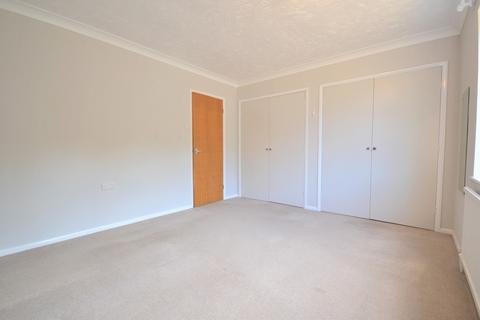 25 Barsham Drive, South Wootton, King's Lynn, PE30 3TT