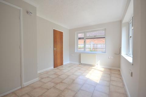 25 Barsham Drive, South Wootton, King's Lynn, PE30 3TT