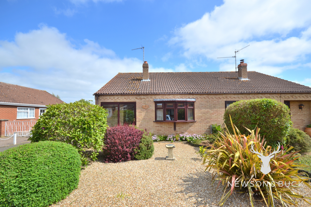Mountbatten Road, King's Lynn PE31 2 bed semidetached bungalow for sale £250,000