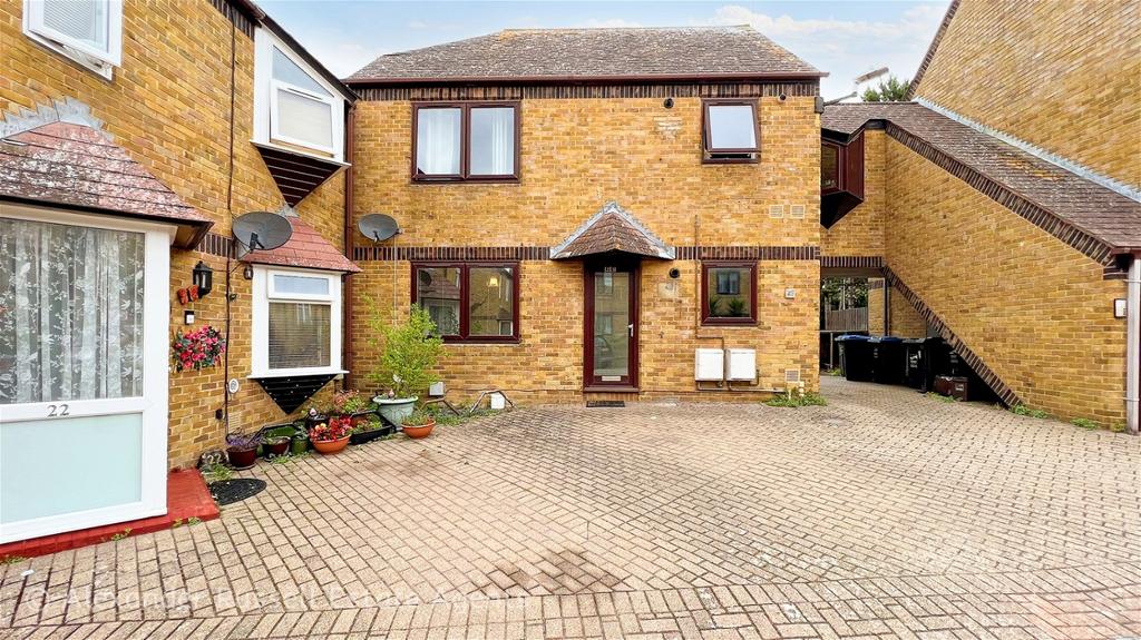 Holton Close, Birchington, CT7 2 bed ground floor flat £180,000