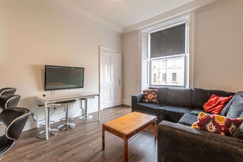 5 bedroom flat to rent, 0850L – Rankeillor Street, Edinburgh, EH8 9JA