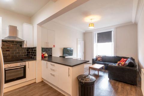 5 bedroom flat to rent, 0850L – Rankeillor Street, Edinburgh, EH8 9JA