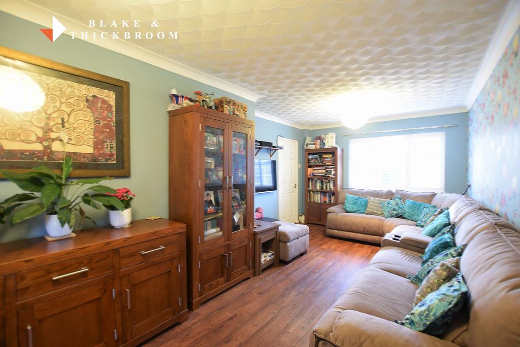 Manfield Gardens, St Osyth 4 bed semidetached house for sale £350,000