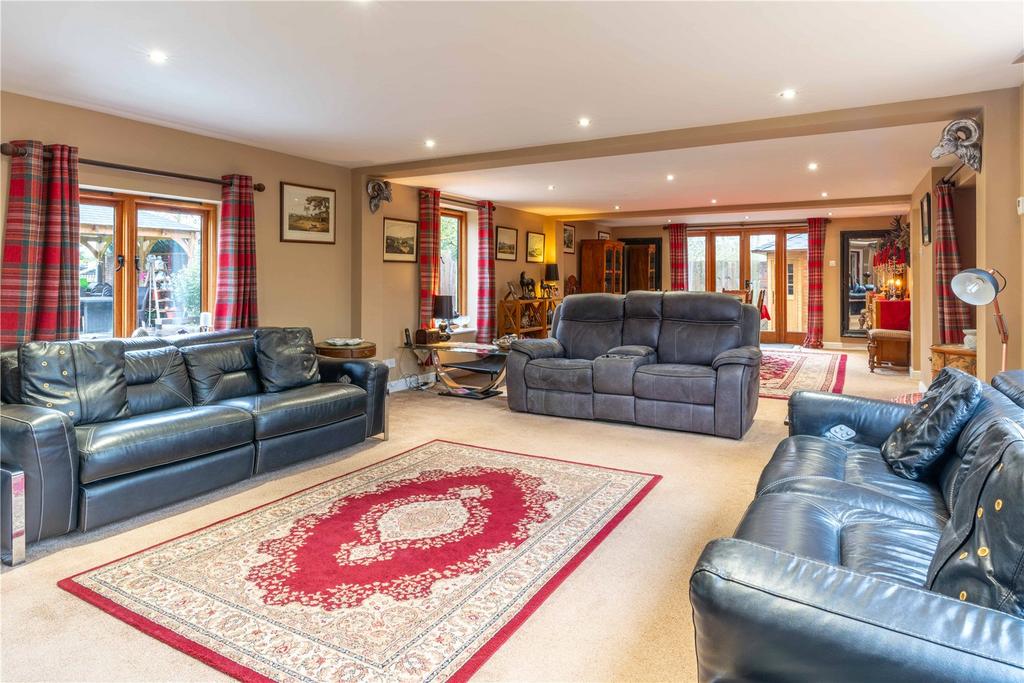 Living/Dining Room