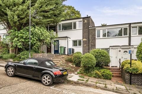 9 Shepherds Close, London, N6 5AG
