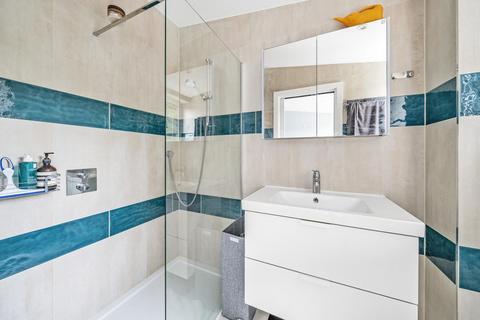 9 Shepherds Close, London, N6 5AG