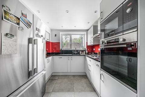 9 Shepherds Close, London, N6 5AG