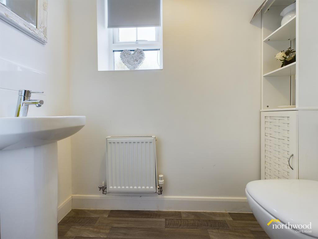 Ridding Drive, Crewe, CW1 4 bed detached house £325,000