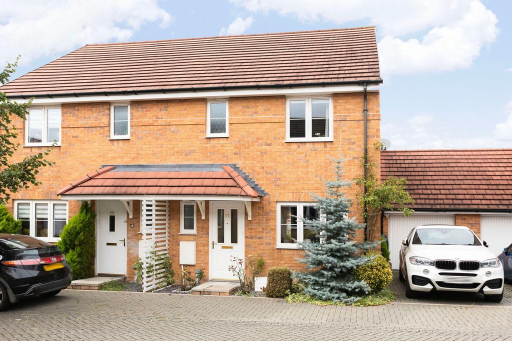 Didcot, Didcot OX11 3 bed semidetached house for sale £380,000