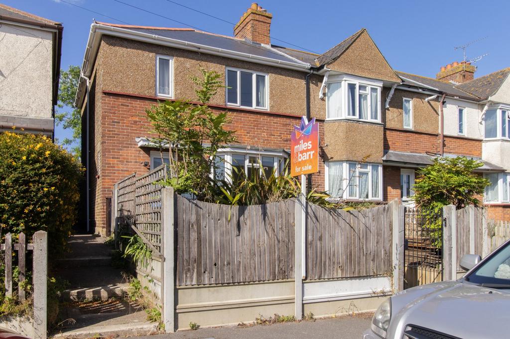 Marlowe Road, Margate, CT9 2 bed end of terrace house £225,000