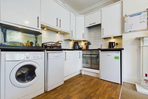 2 bedroom flat to rent, Valley Drive, Harrogate, HG2