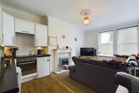 2 bedroom flat to rent, Valley Drive, Harrogate, HG2