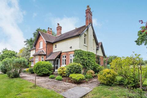4 bedroom detached house for sale, Coplow Lane, Foston Derby, Derbyshire DE65 5DL