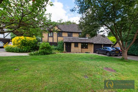 3 Beech Holt, Leatherhead, KT22 8RE