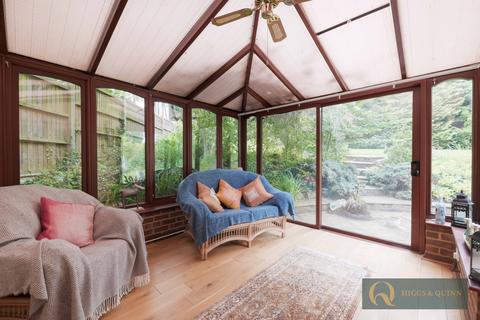 3 Beech Holt, Leatherhead, KT22 8RE