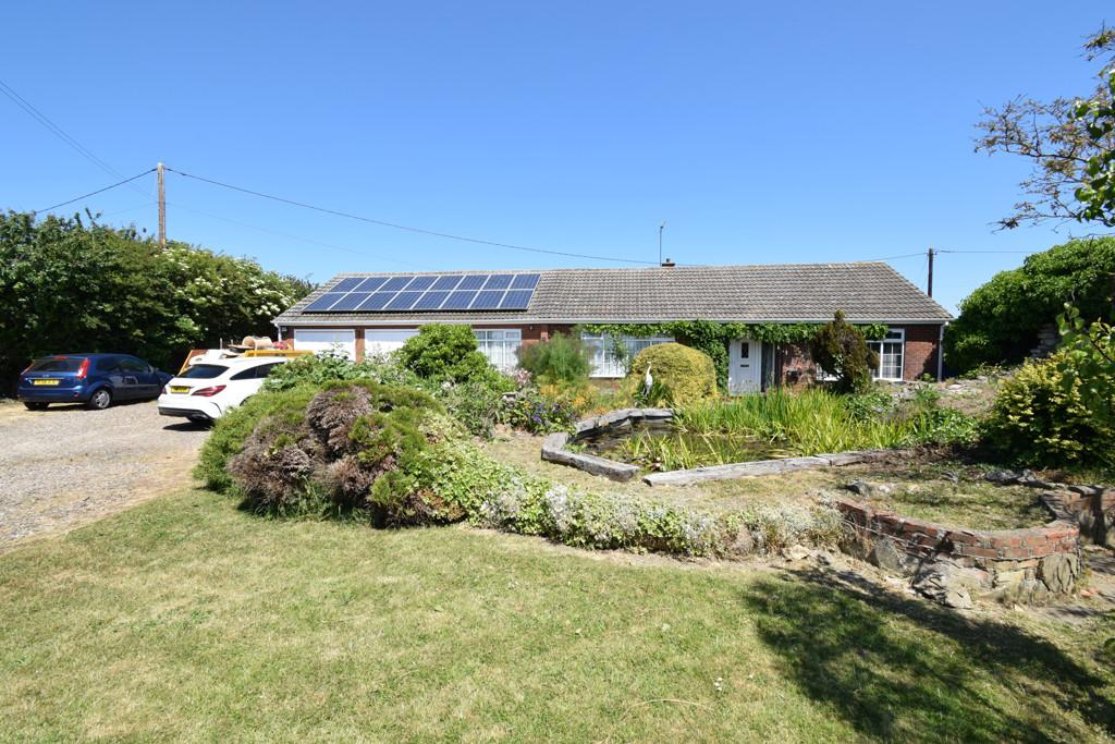 Ashlea, Patrington Road, Hollym, HU19 4 bed detached bungalow for sale