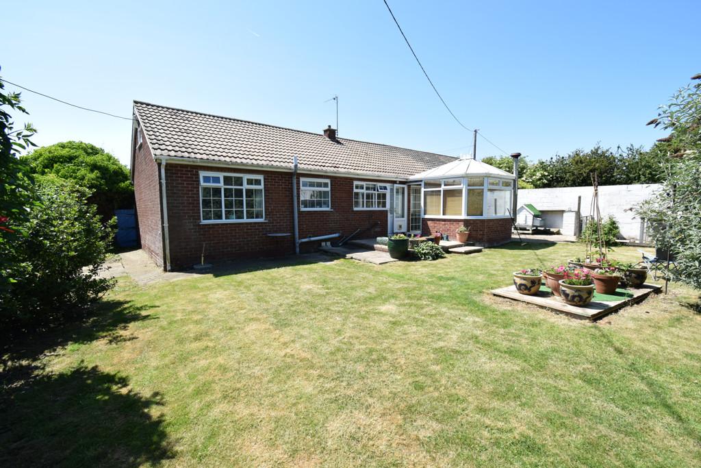 Ashlea, Patrington Road, Hollym, HU19 4 bed detached bungalow for sale