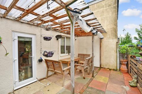 8 Angmering Way, Rustington, Littlehampton, BN16 3RA