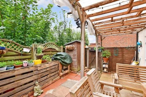 8 Angmering Way, Rustington, Littlehampton, BN16 3RA