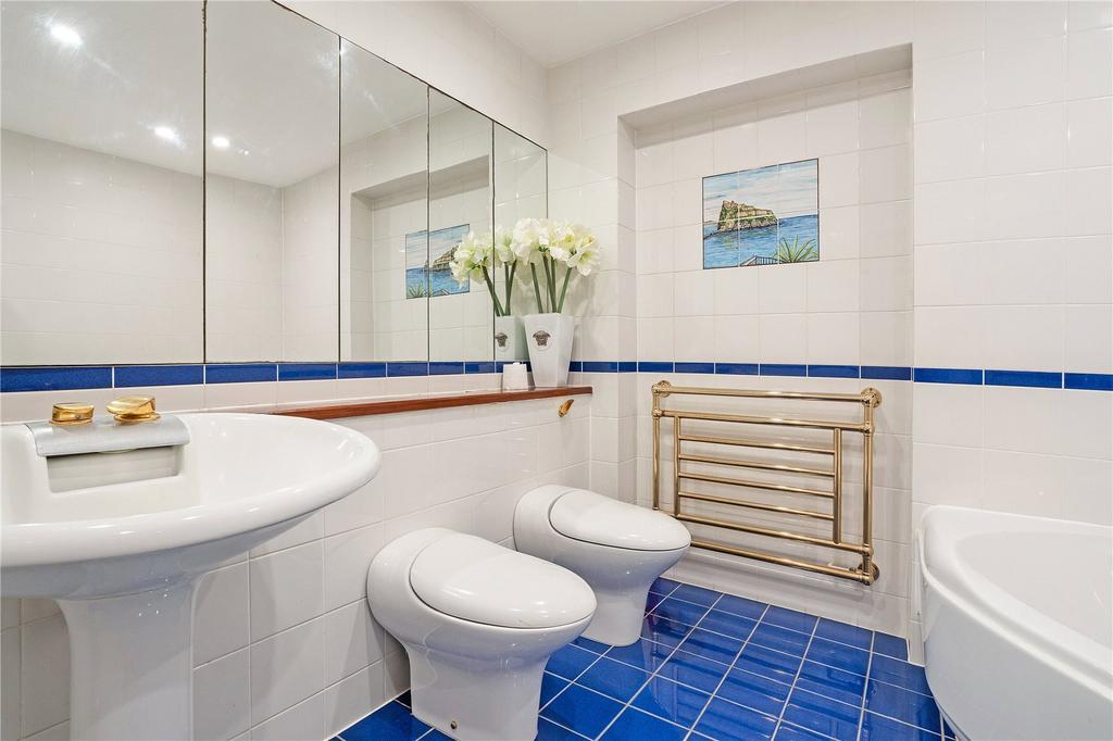 En Suite Bathroom