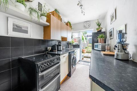 184 Langley Way, West Wickham, BR4 0DT