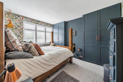 184 Langley Way, West Wickham, BR4 0DT