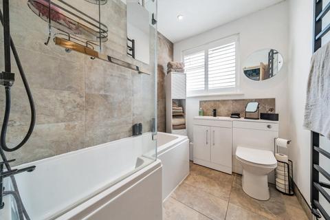 184 Langley Way, West Wickham, BR4 0DT