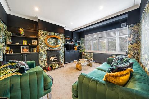 184 Langley Way, West Wickham, BR4 0DT