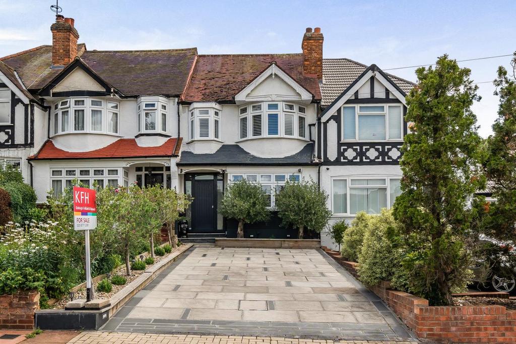 Langley Way, West Wickham 3 bed terraced house £600,000