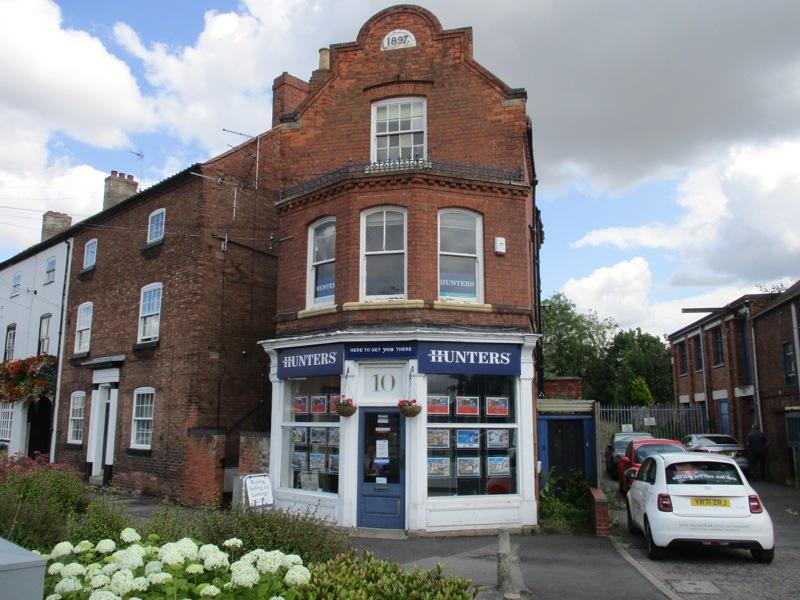 10 Retford, Nottinghamshire, DN22 6RH Retail property (high