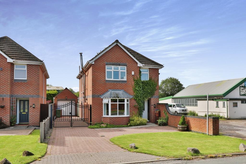 North Moor Lane, Cottingham, HU16 4JH 4 bed detached house for sale £285,000