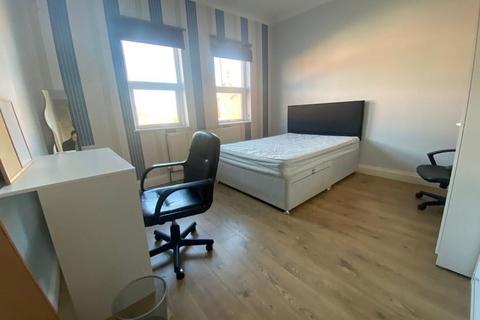 undefined, Available Now - 2 Rooms - McIntyre Road