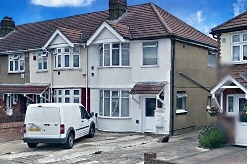 4 bedroom semi-detached house for sale, Mornington Crescent, Hounslow