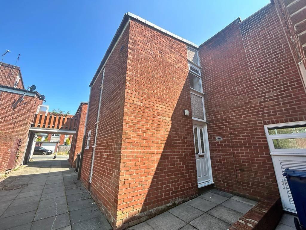 Alderley, Skelmersdale WN8 3 bed terraced house £700 pcm (£162 pw)