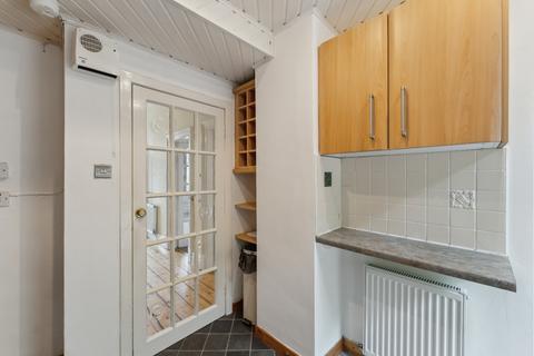 43 Busby Road, Clarkston, Glasgow, G76 7BN